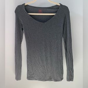 Henri bendel long sleeve scoop neck grey shirt
